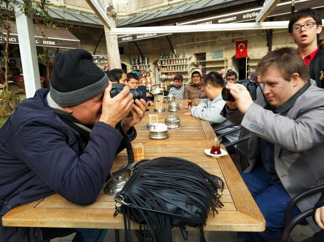 Down sendromlu gençler fotoğrafçı oldu